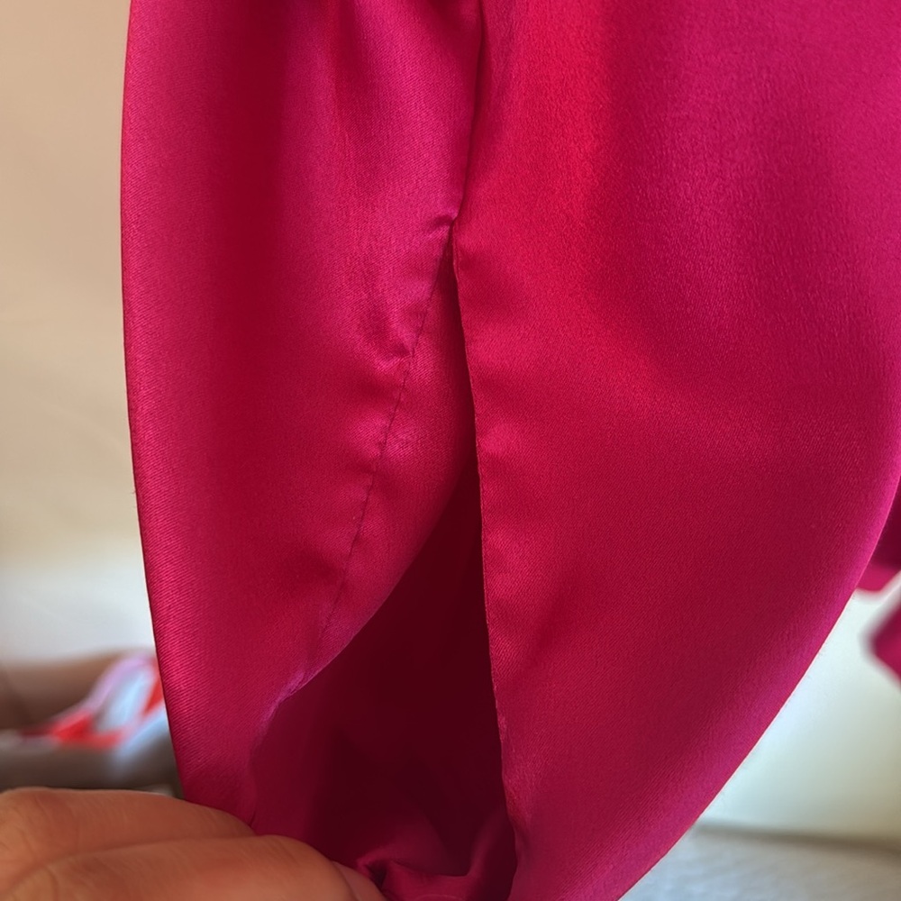 VICTORIA’S SECRET Magenta Short Robe With Pockets - Picture 6 of 9